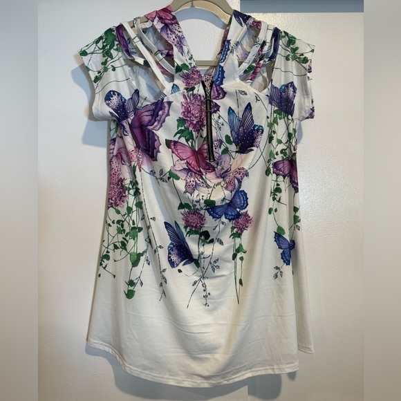 White butterfly design cut out shoulder short sleeve top size XXL - Picture 2 of 12